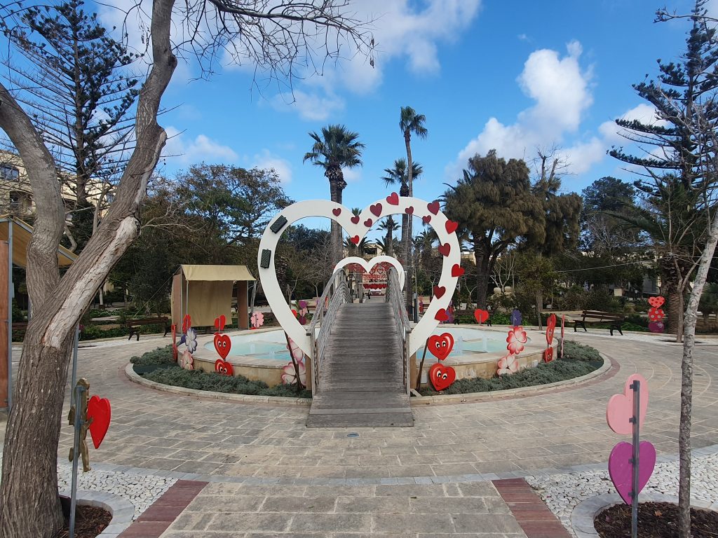 Villa Rundle gardens in Victoria decorated for Valentines.